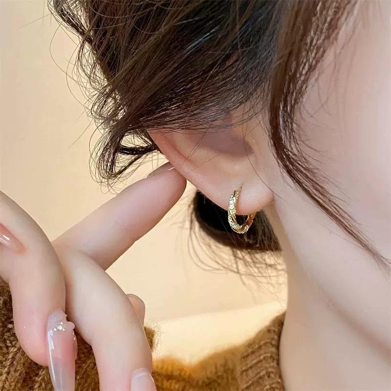 Высококачественные серьги-кольца с бриллиантами и легким роскошным темпераментом для женщин