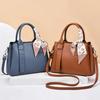 Luxury Brand Designer Women'S Handbag Fashionable Shoulder Bag Large Capacity Classic Retro Crossbody Bag Commuting Tote Bag