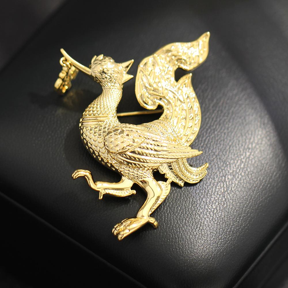 Exotic niche high-end gold glossy golden chicken shape brooch animal zodiac versatile phoenix men's and women's accessories