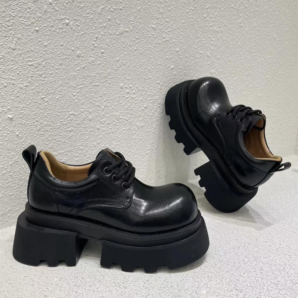 Женские лоферы из натуральной кожи с круглым носком на толстой подошве на шнуровке, черные лакированные туфли на платформе, новая весенняя обувь 2025