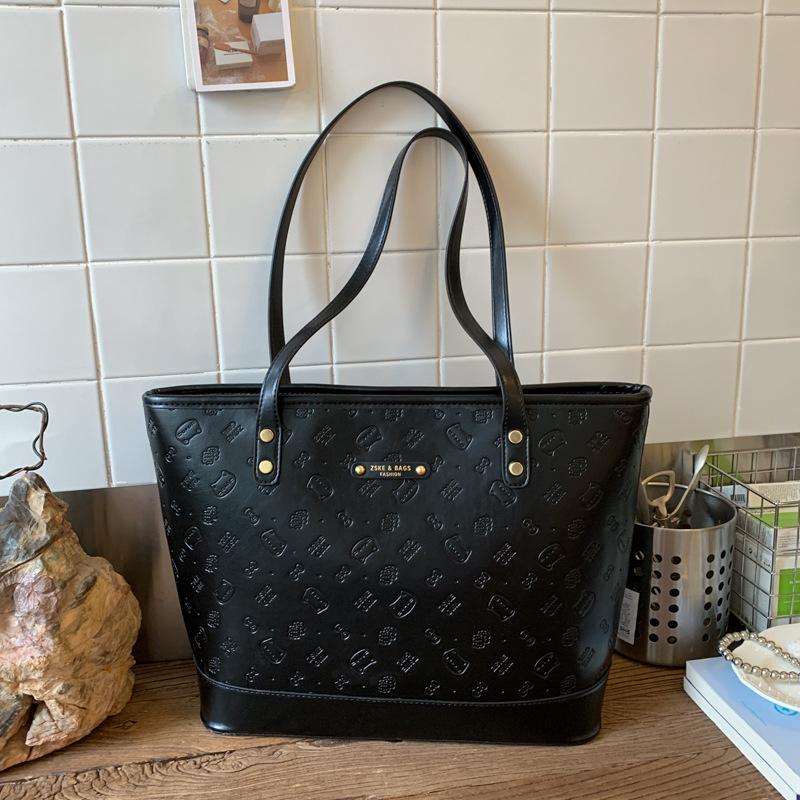 Корейская версия простой повседневной сумки большой вместимости женская 2025 осень и зима модная универсальная сумка-тоут для поездок на работу сумка через плечо