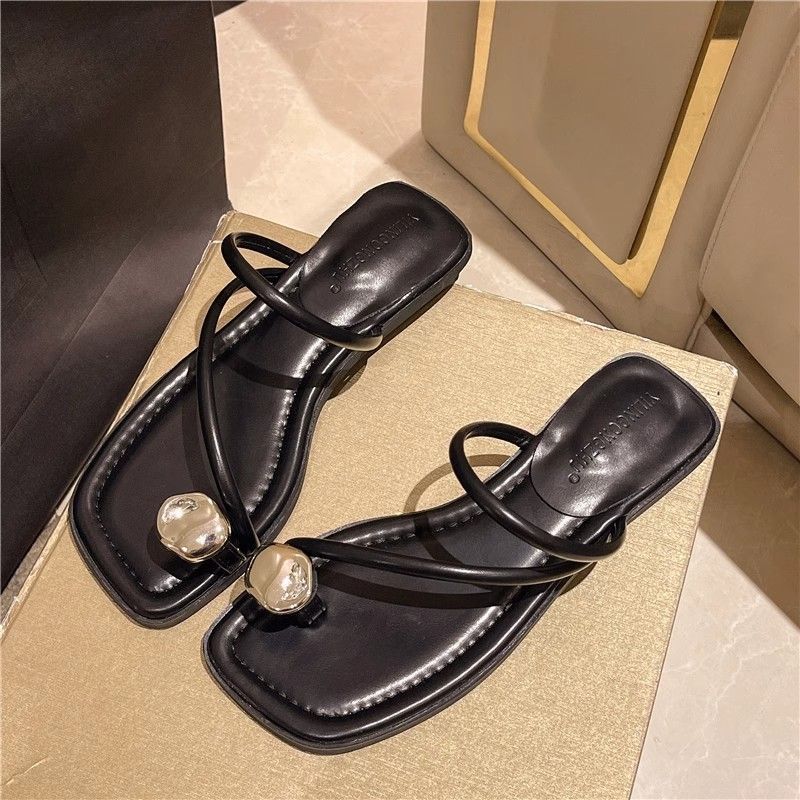 Mezzanine slippers female summer wear 2024 new fairy style low heel cool slippers female skirt flat bottom cover toe sandals