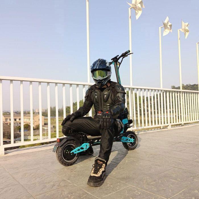 Trottinette Électrique Pliable - DriveTron DT10 - Moteur 1400 W - Batterie 48 V 15,6 Ah - Autonomie 40-50 km