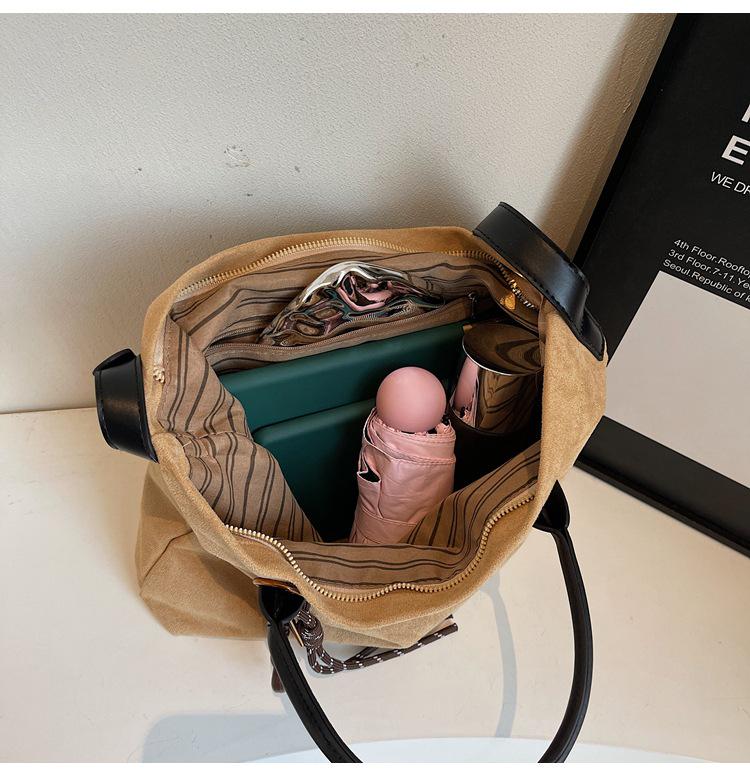 2024 Новая замшевая сумка через плечо в стиле ретро: Женская сумка-тоут/через плечо большой вместимости для осени и зимы