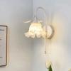 Французский кремовый цветок прикроватная настенная лампа для спальни, теплый сельский декоративный свет для фона гостиной, бра для прохода лестницы