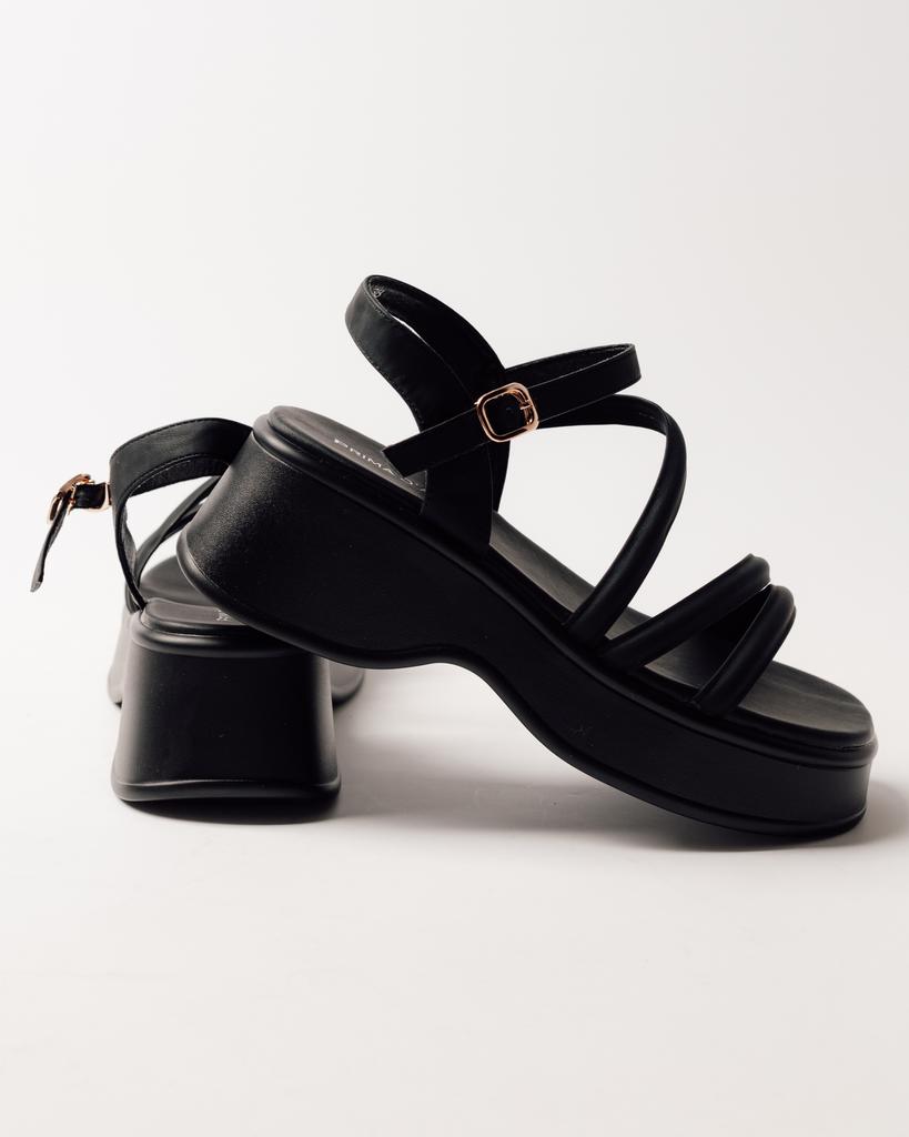 Босоножки на танкетке Prima d'Arte 6651 36 черные кожа