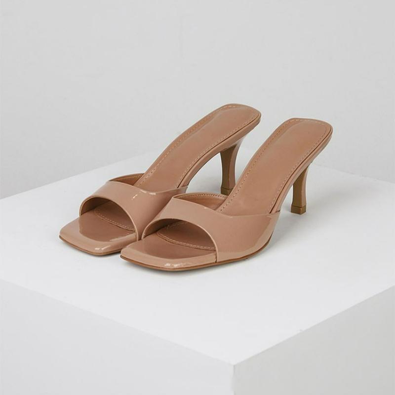 Модные женские босоножки на высоком каблуке, шлепанцы с квадратным носком, летние повседневные сандалии, сексуальные босоножки на тонком высоком каблуке из лакированной кожи, уличные шлепанцы больших размеров