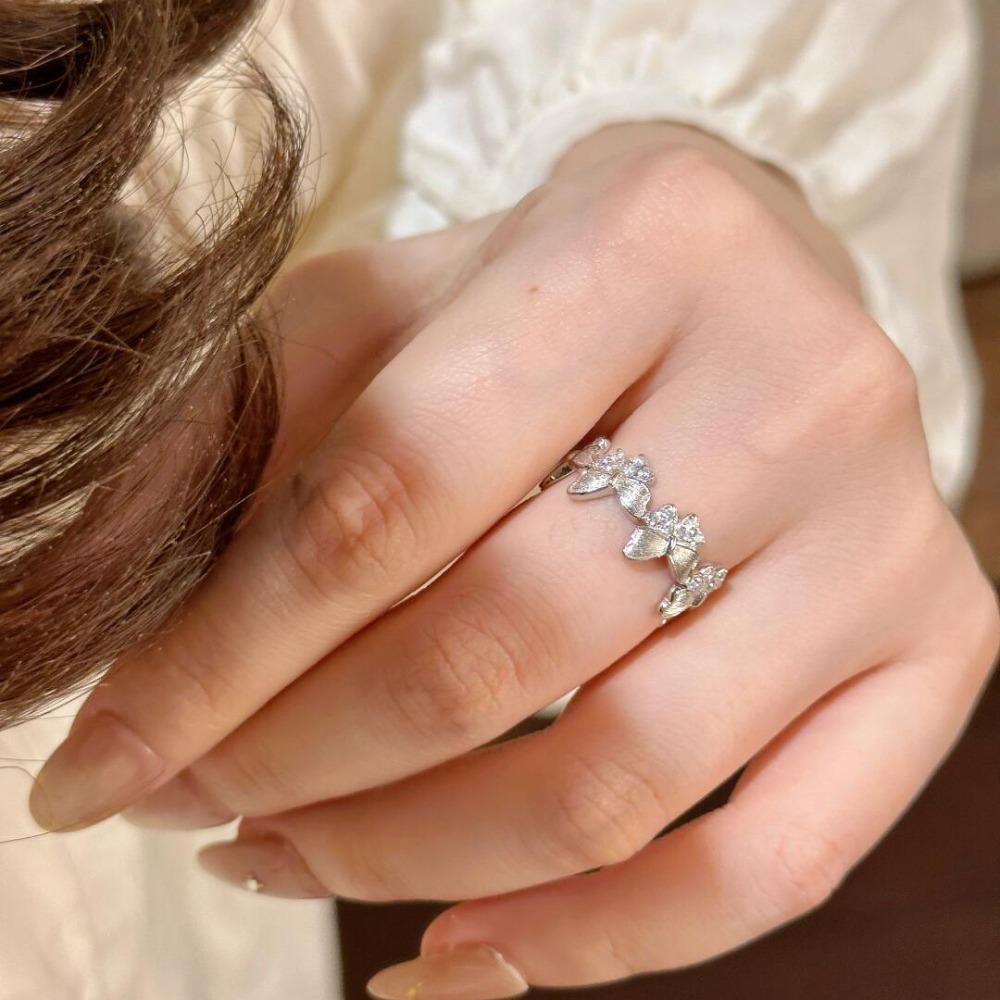 Vintage Gold Brushed Diamond Butterfly Ring for Women Elegant Unique Design Luxury Fashion Jewelry