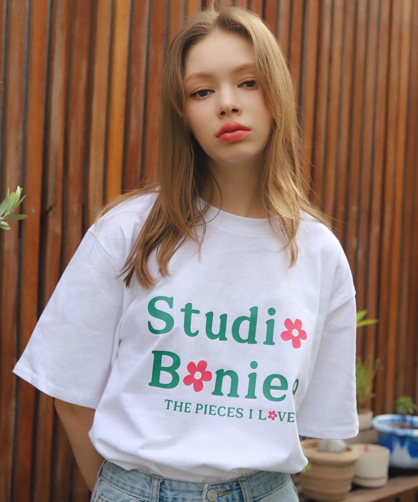 BONIEE Flower Typo Logo Graphic Loose T-Shirt White