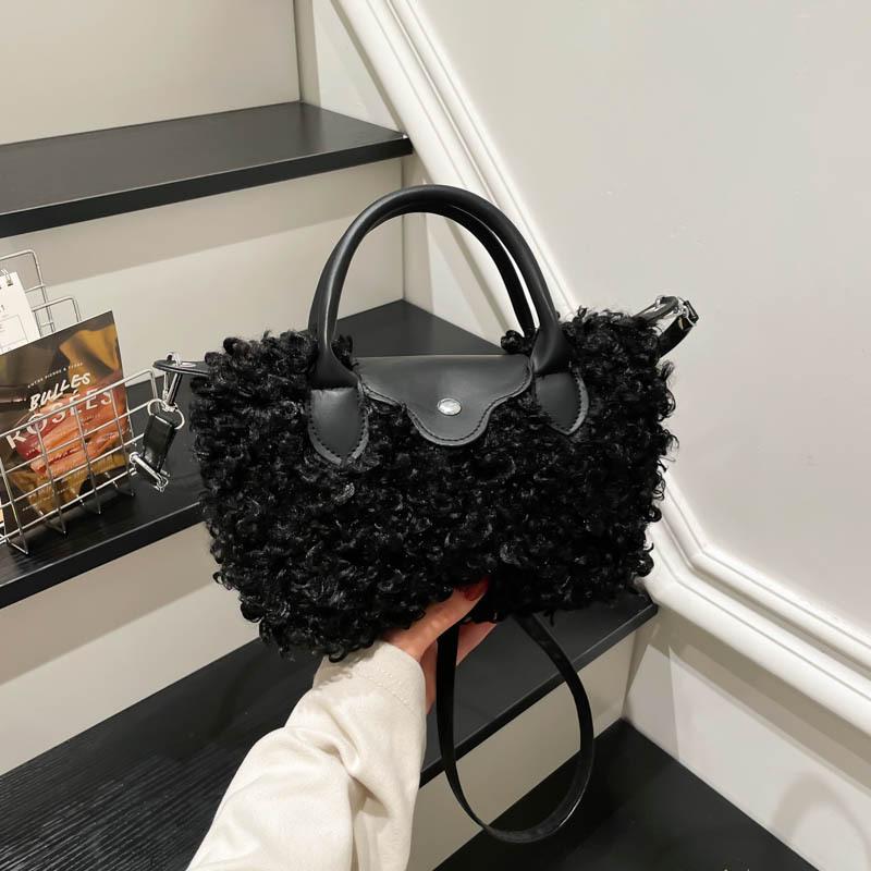 Lamb wool messenger bag women's new autumn and winter versatile high-end texture niche single shoulder portable wool bag