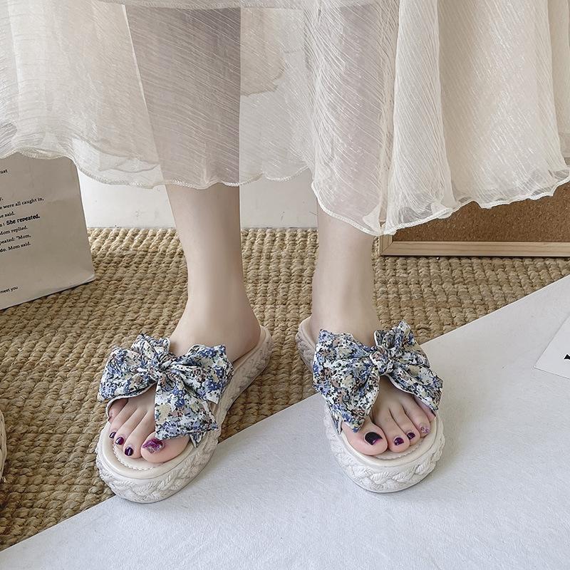 Банты крутые тапочки женские летние для выхода на улицу новые модные универсальные туфли интернет-знаменитости сказочные тапочки