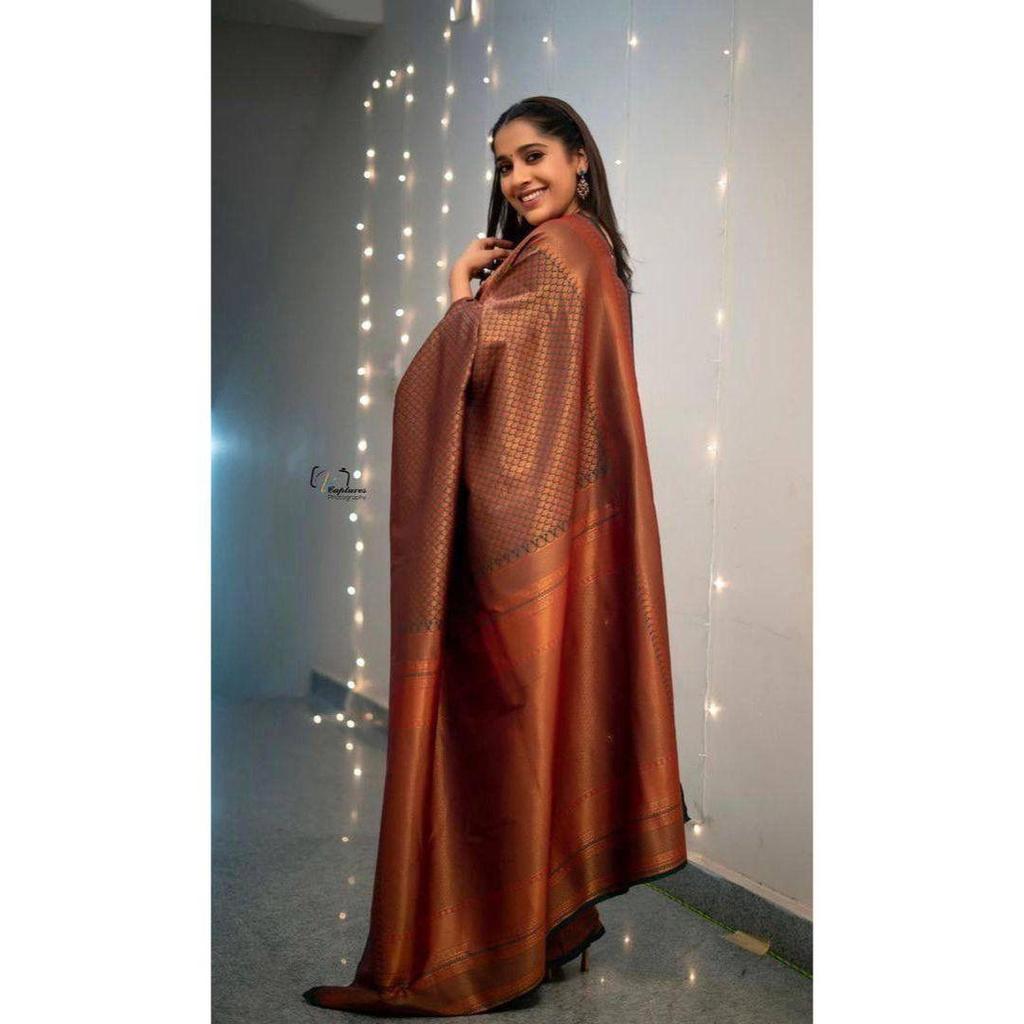 Presenting Enchanting Yet Breathable Organic Banarasi Sarees For Intimate And Big Fat Indian Weddings,