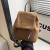 2025 осень и зима новый повседневный модный рюкзак женский маленький свежий и популярный нишевый ретро зарубежный стиль женский рюкзак