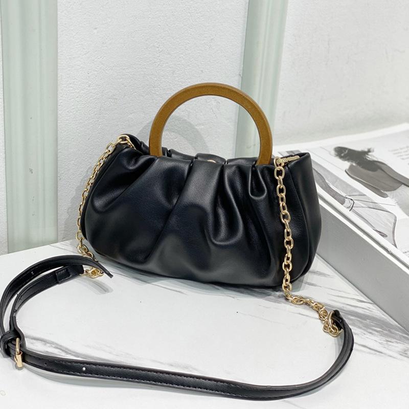 Мини-сумка кроссбоди с уникальным дизайном в виде плиссированных облаков