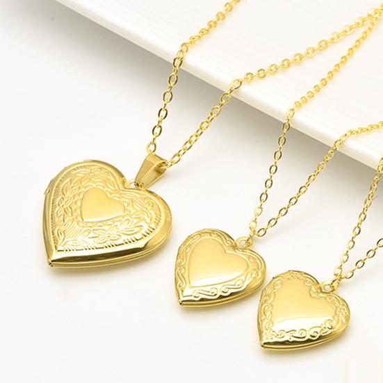 Heart Photo Locket Pendant Necklace Photo Frame Promise Love Keepsake Necklace Polished Alloy Adjustable Length Retro