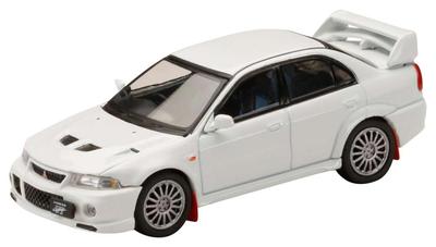 Mitsubishi Lancer GSR Evolution 6 1999 Scotia White с брызговиком 1/64 (CP9A)