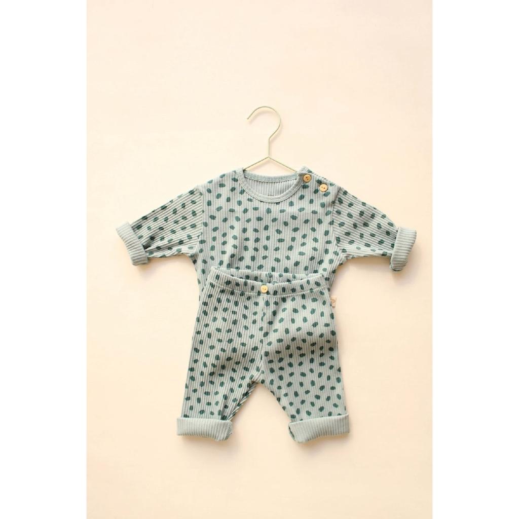 Верхний комплект для малышей с акварелью