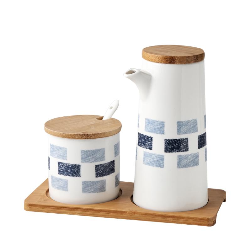 Главная Керамика Набор баночек для специй Комбинация палочек для еды Подставка для слива Масленка Солонка Коробка для приправ Набор из трех предметов Контейнер для специй