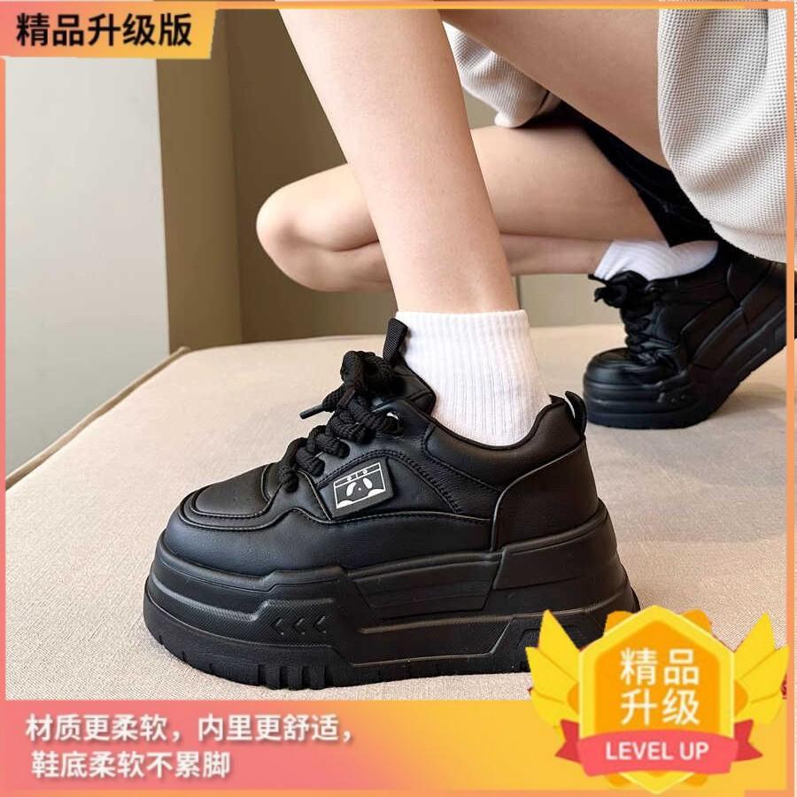 У Чжао Рут есть такие же белые туфли на платформе-маффин для женщин, осень 2024 года, новые универсальные спортивные туфли для сноубординга, увеличивающие рост, повседневная обувь