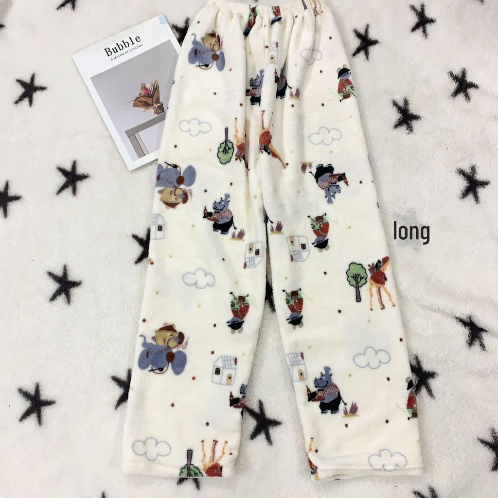 Women's Cartoon Giraffe Flannel Pajamas - Thick, Warm Coral Fleece Leisure Suit for Autumn & Winter