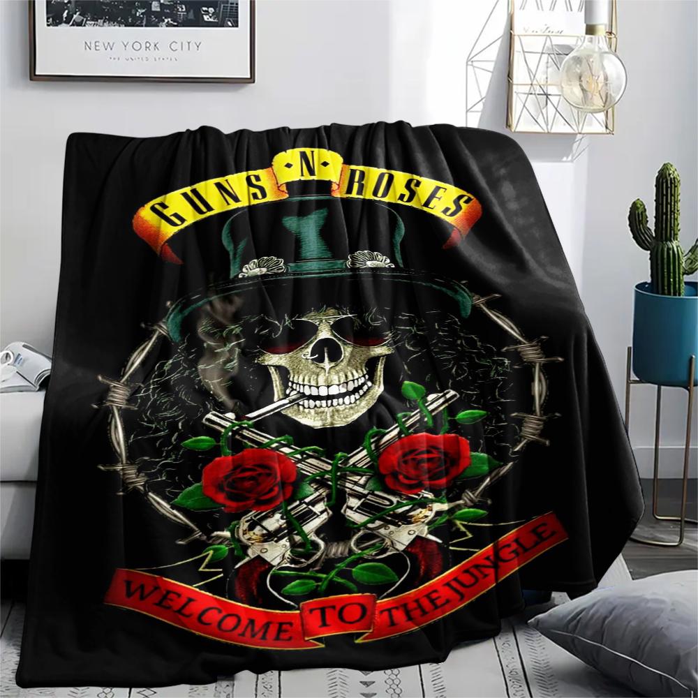 1 шт. Фланелевое одеяло с принтом Guns&Roses, Высокое качество, Удобное для всех сезонов, Декор для дома, Тепло и уют, Идеально для подарков