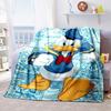 This Donald Duck cartoon print blanket is warm and comfortable, suitable for adults, and is an ideal choice for occasions such
