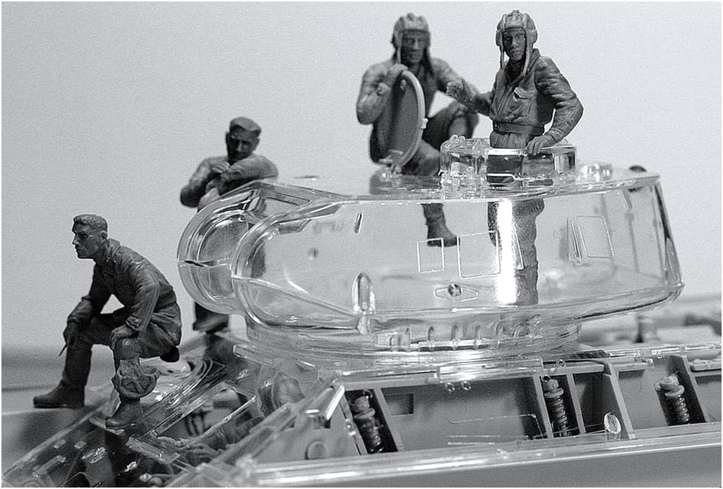 Master Box Масштаб 1/35 Советский танковый экипаж 1943-1945 Пластиковый набор для сборки (5 фигур) MB35068