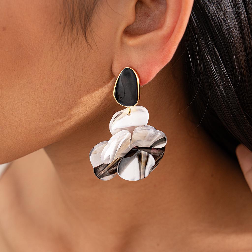 Smudged Geometric Flower Earrings, Fashionable and High-end Earrings
