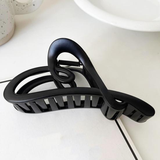 Women Hair Claw Heart Shape Grip Clip Anti-slip Teeth Back Head Hair Clip Transparent Leopard Pattern Large Shark Hair Claw Hair Accessories