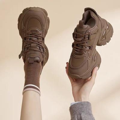 Женские кроссовки «папины кроссовки» новые осенне-зимние бархатные толстая подошва с внутренней высотой увеличивающей рост маленькие женские туфли коричневые повседневные кроссовки