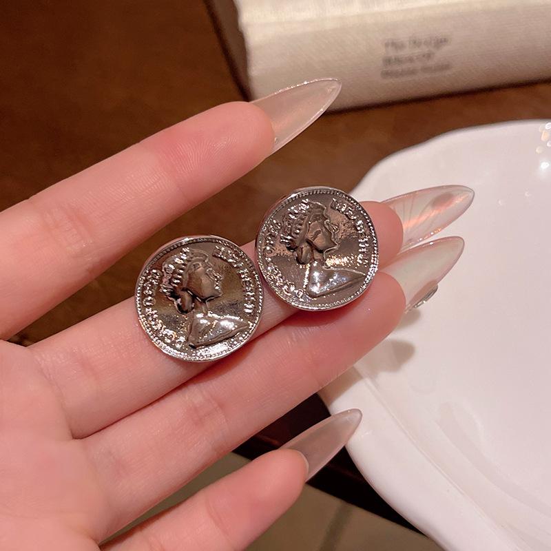 Ретро Личность Продвинутое Чувство Преувеличивать Металлические Чувства Портрет Серьги Для Женщин