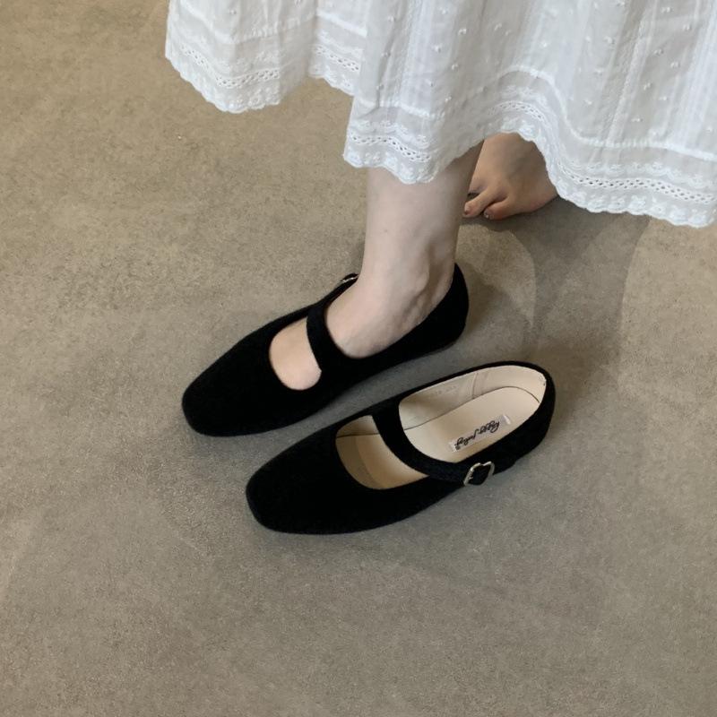 French Retro Red Mary Jane Shoes Women's 2025 New Autumn Temperament Square Head Ballet Flat Bottom Shallow Mouth Single Shoes