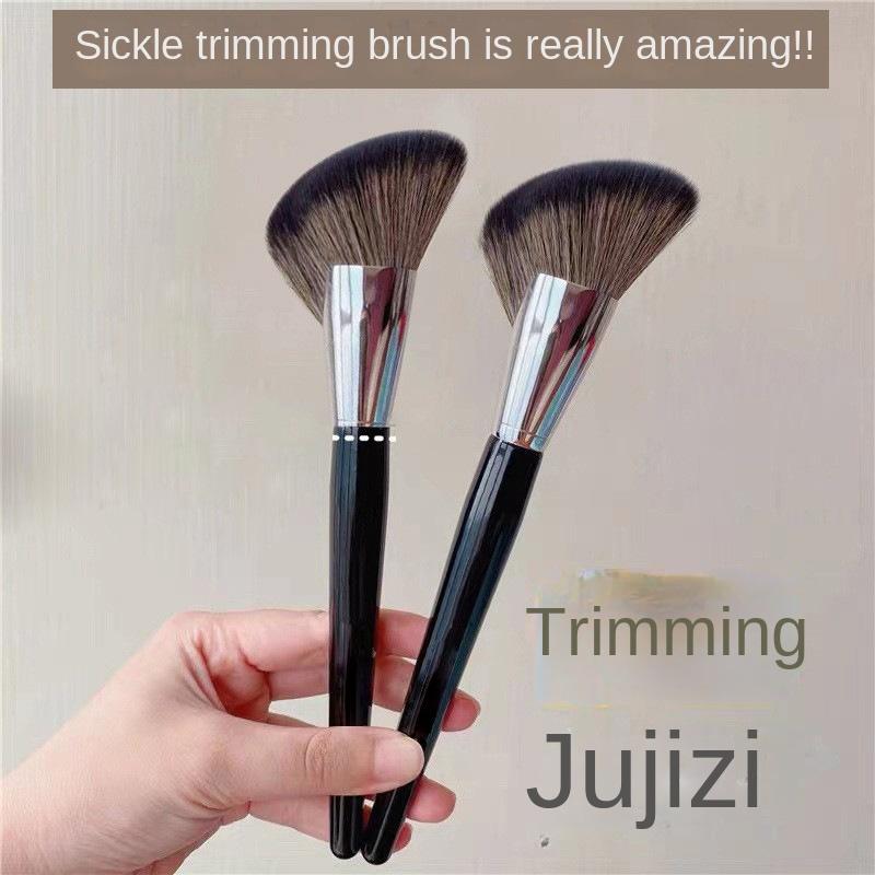 Sickle Grooming BrushLarge Angled Shadow BrushFace Side Face Contour Side Shadow Makeup BrushPortable Pack