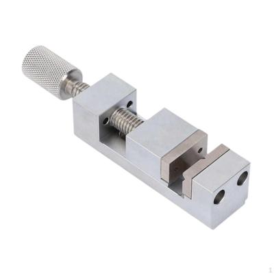 Необходимый набор инструментов для ремонта часов для любителей часов