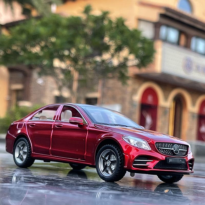 1/32 Benz C-Class C260L Alloy Car Model Diecasts Metal Toy Vehicles Car Model Simulation Sound and Light Collection Kids Gift