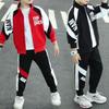 Детский модный спортивный костюм контрастного цвета для мальчиков, спортивный костюм с буквенным принтом, куртка на молнии с длинными рукавами и спортивные штаны, наряды