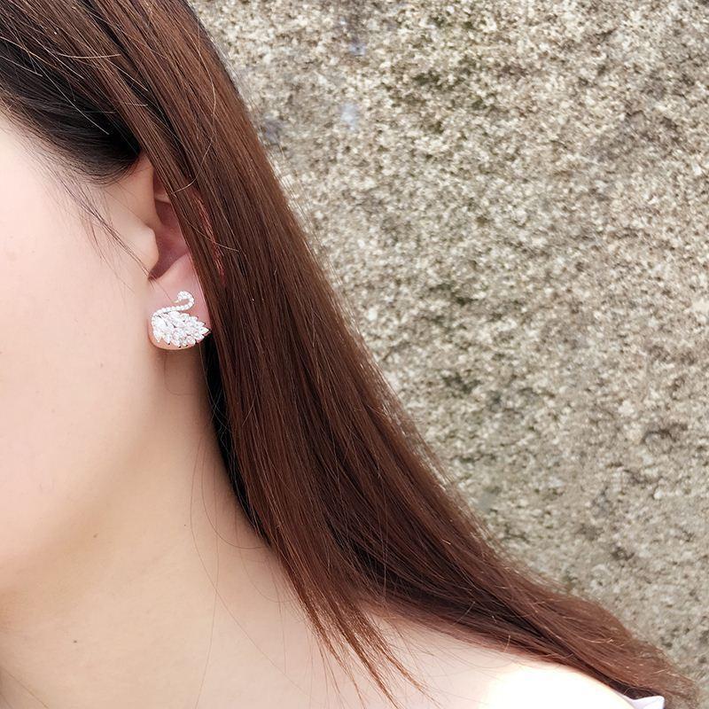 1 пара новых дизайнерских сережек-лебедей из белого/черного золота с кубическим цирконием