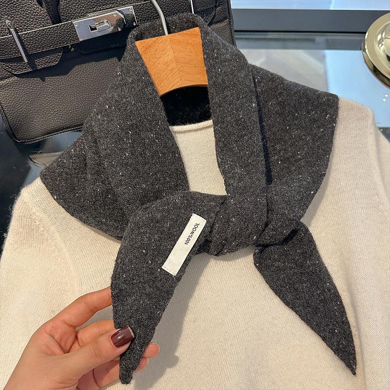 British Triangle Scarf Niche Wool Triangular Cashmere Scarves for Women Head Scarf Warm Winter Fashion Lady Neckerchief Poncho