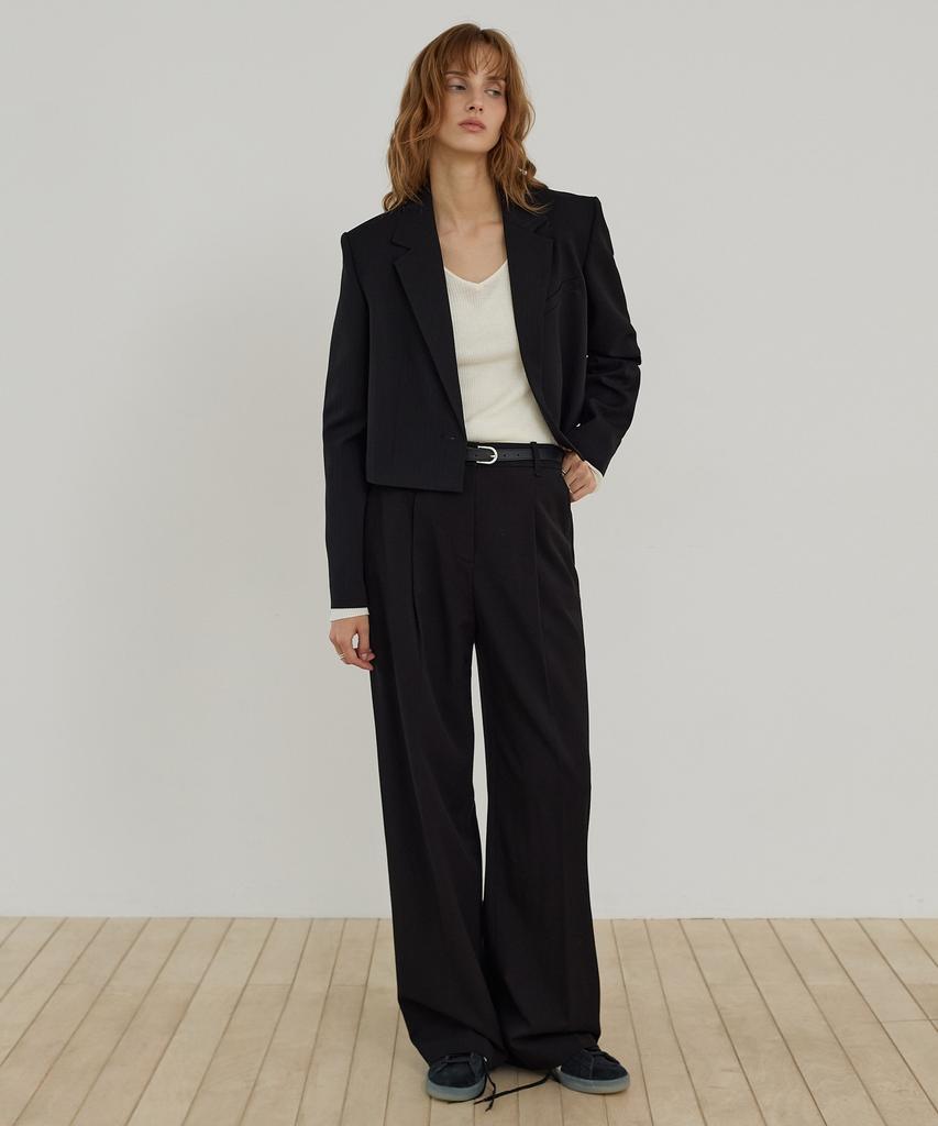 CITYBREEZE Single One-Button Tailored Crop Jacket_Black