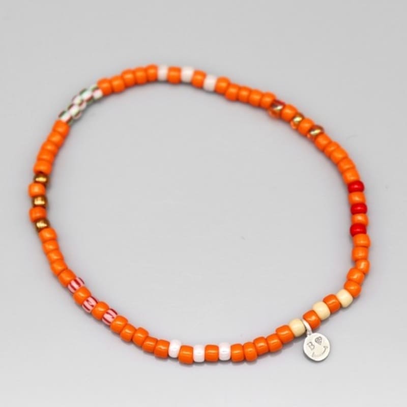 BONBEAU Многослойный браслет с сочетанием однотонных и узорчатых цветов Браслет с мини-шармом 'Улыбка' с сочетанием цветов