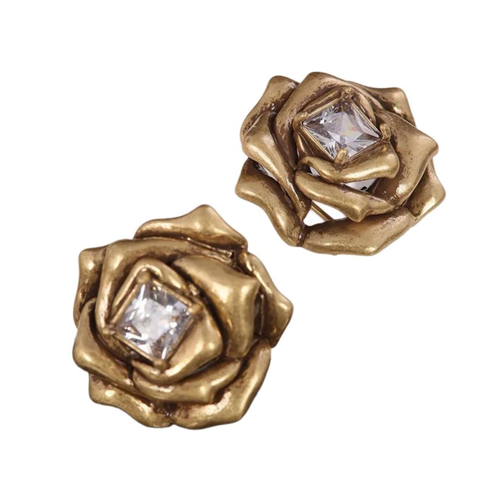 Модные серьги-цветки камелии золотистого тона, удобные для женщин, портативные, подходят для повседневной и вечерней одежды, стильные наряды