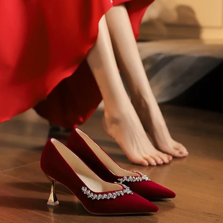 Красные свадебные туфли, женская одежда для показа, туфли-стилеты для невесты 2025 новинка, туфли на толстом каблуке для беременных, китайские туфли для платья
