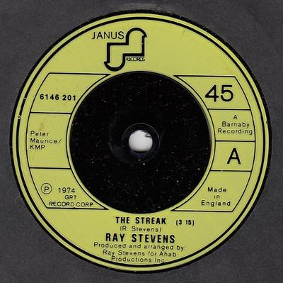 7-дюймовая пластинка РЭЙ СТИВЕНС - The Streak 6146201 Janus Records 1974 Великобритания Рок Б/У