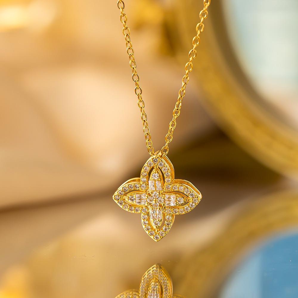 Elegant Full Zircon Copper Necklace Women Simple Exquisite Collarbone Chain Luxury Micro Inlaid Jewelry Gift