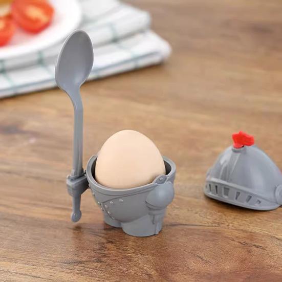 Подставка для вареных яиц, дизайн рыцаря, легко моется, многоразовый жесткий пластиковый держатель для яиц с ложкой, детские игрушки