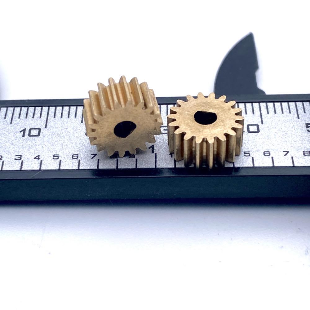 Solar Powered Car 10-25 Teeth Gear Robot Joint Micro Robotic Arm M0.5 D-Hole Copper Spur Motor Gear for Educational Technology