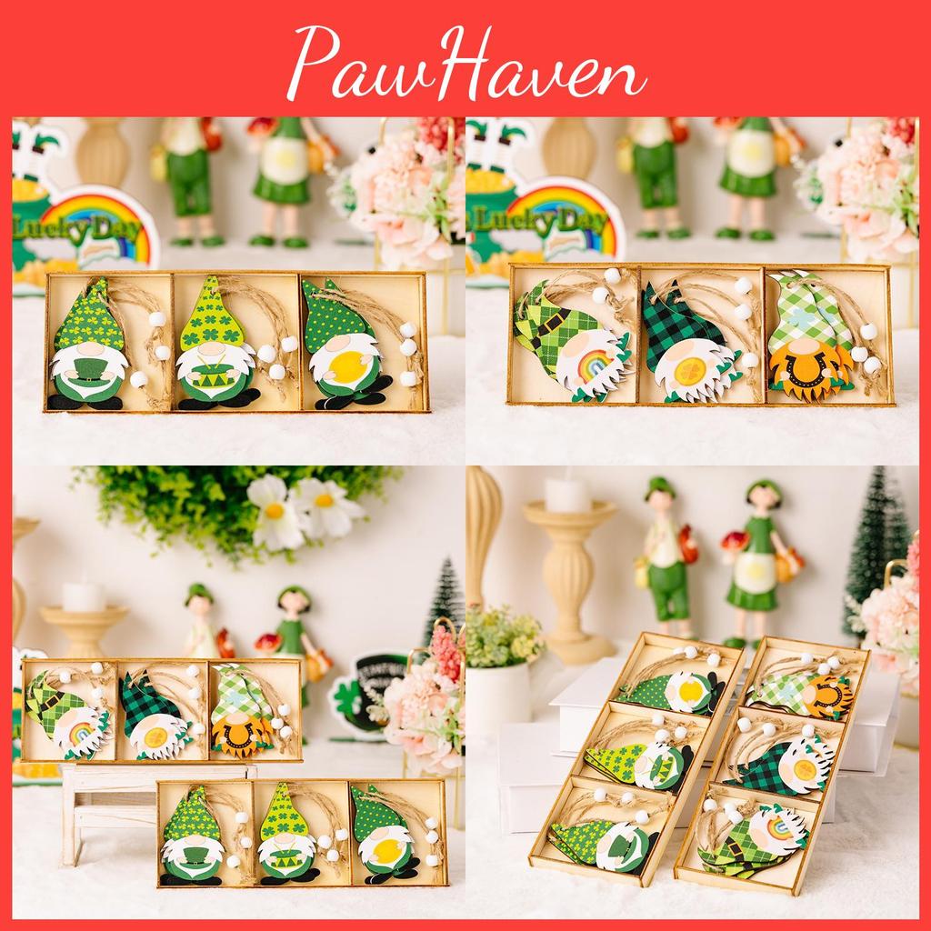 Красивая деревянная фигурка гнома на День Святого Патрика с пышными зелеными элементами листьев в трех секциях