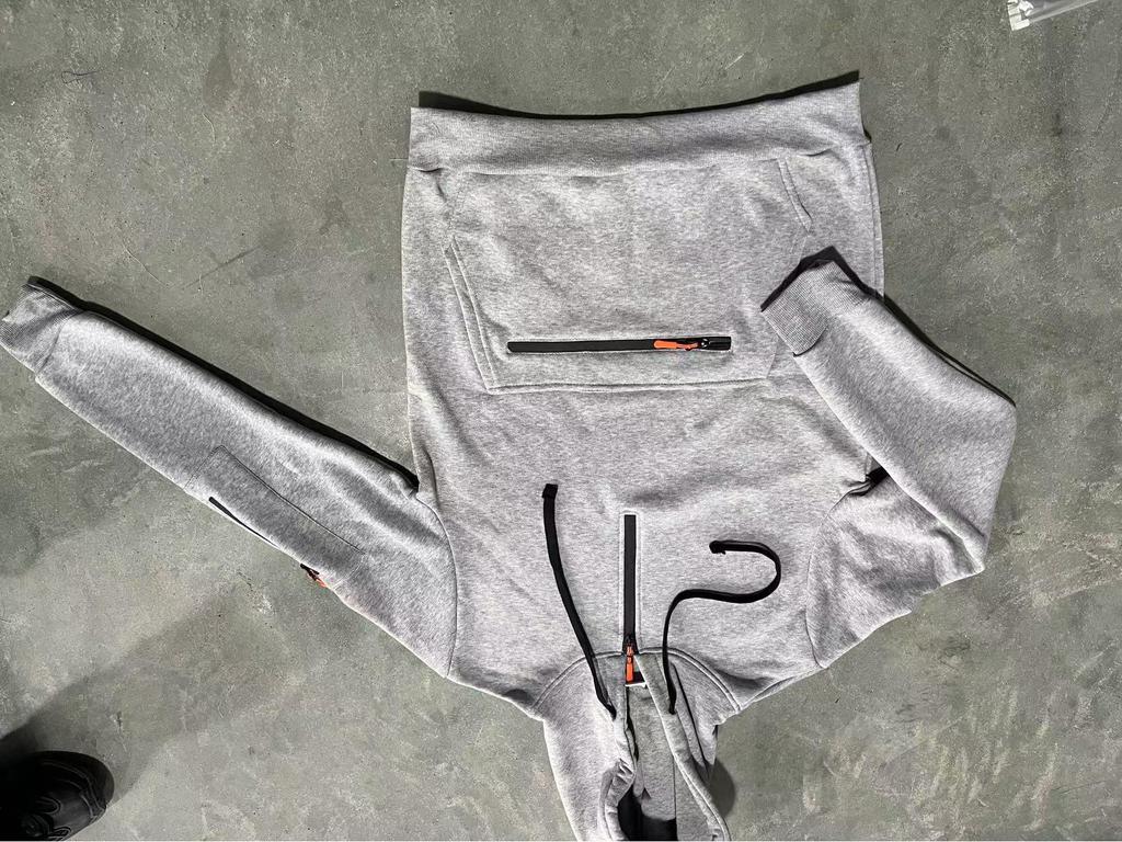 Men's Fleece-Lined Hooded Sweatshirt with Zipper and Multi-Pocket Design for Autumn/Winter Casual Sports Fashion