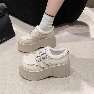 Маленькие лоферы на толстой подошве для женской зимы 2025 года, новые, 8 см высотой, маленькие кожаные туфли с бархатной овечьей шерстью, теплые хлопковые туфли