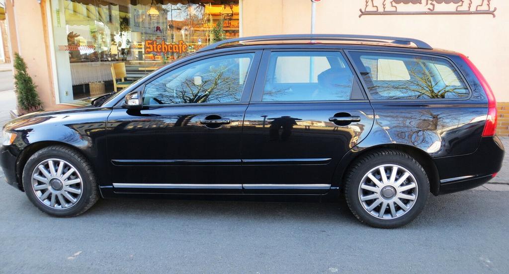 VOLVO V50 - CHROME Side Door Protective Strips